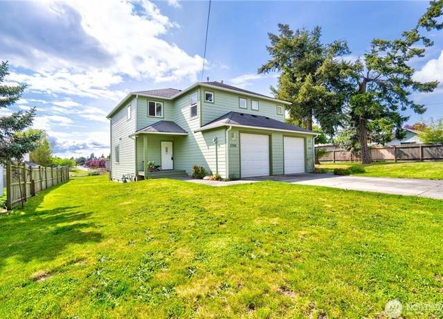 Property at 1304 H Ave, Anacortes, WA 98221, 3 beds, 2.5 baths