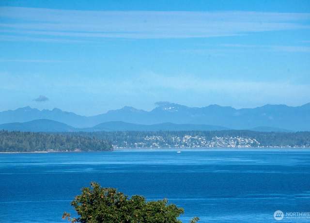 Property at 7019 47th Ave SW #3, Seattle, WA 98136, 2 beds, 2 baths