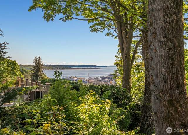 Property at 2531 11th Ave W, Seattle, WA 98119, 3 beds, 1 bath