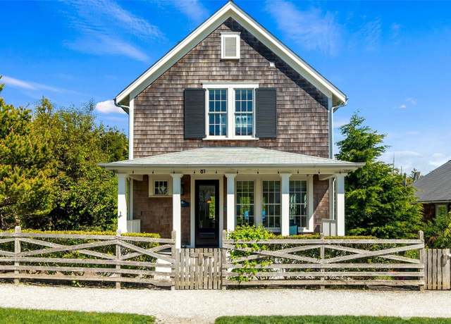 Property at 81 Compass St, Pacific Beach, WA 98571, 3 beds, 2.5 baths