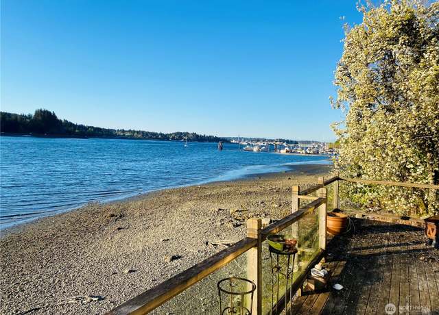 Property at 1769 SW Bay St, Port Orchard, WA 98366, 3 beds, 1 bath