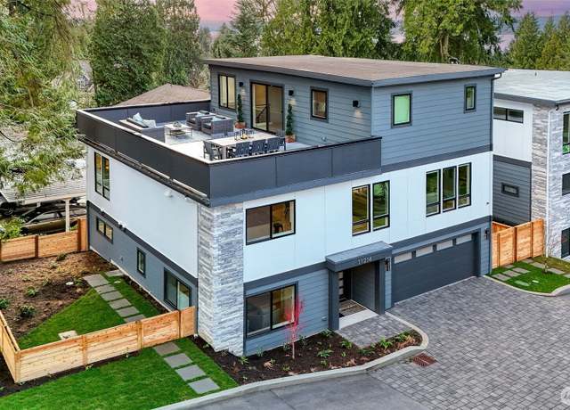 Property at 11214 NE 67th St, Kirkland, WA 98033, 4 beds, 3 baths