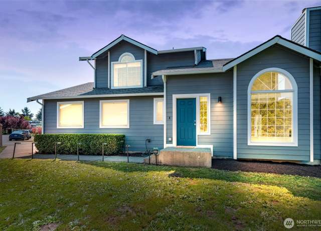 Property at 701 W Rachael Pl, Kent, WA 98032, 3 beds, 2.5 baths