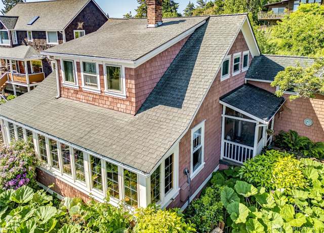 Property at 1231 Jackson St, Port Townsend, WA 98368, 3 beds, 2 baths