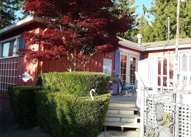 Property at 176 N Maple St, Camano Island, WA 98282, 2 beds, 1 bath