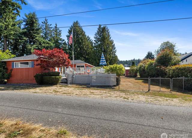 Property at 176 N Maple St, Camano Island, WA 98282, 2 beds, 1 bath