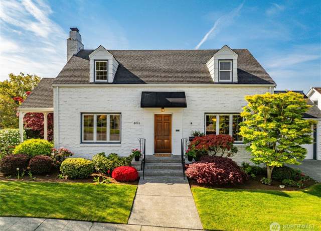 Property at 2803 W Garfield St, Seattle, WA 98199, 3 beds, 2.5 baths