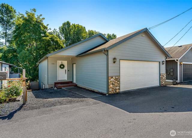 Property at 3116 12th St, Everett, WA 98201, 4 beds, 2.5 baths
