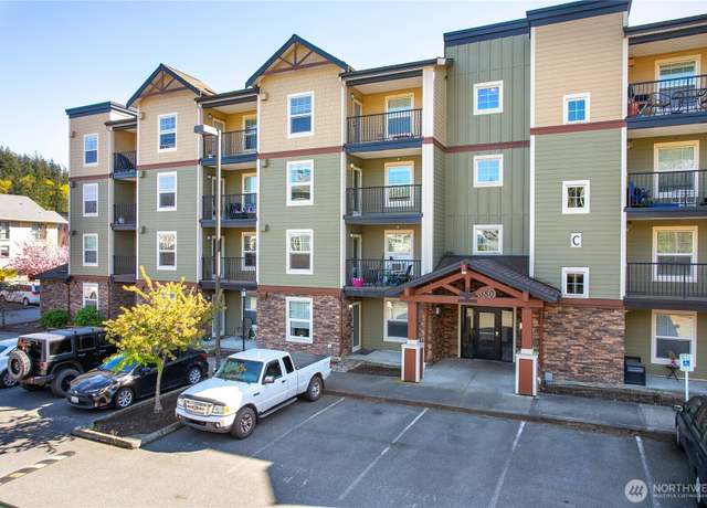 Property at 680 32nd St Unit C204, Bellingham, WA 98225, 1 bed, 1 bath
