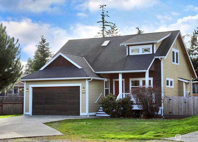 Property at 4876 Breezefair Rd, Freeland, WA 98249, 3 beds, 2.5 baths