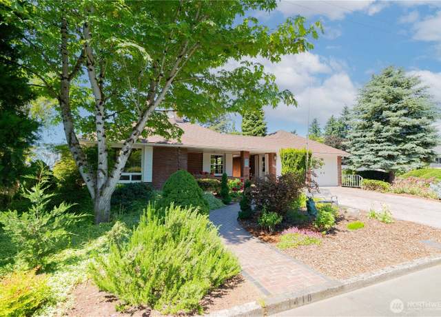 Property at 1418 Grand Pl, Vancouver, WA 98661, 3 beds, 3 baths