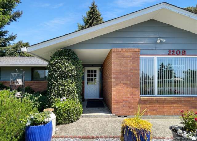 Property at 2208 Sandra Ave, Centralia, WA 98531, 3 beds, 2 baths