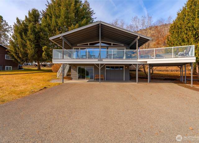 Property at 1955 S Lakeshore Rd, Chelan, WA 98816, 3 beds, 2 baths