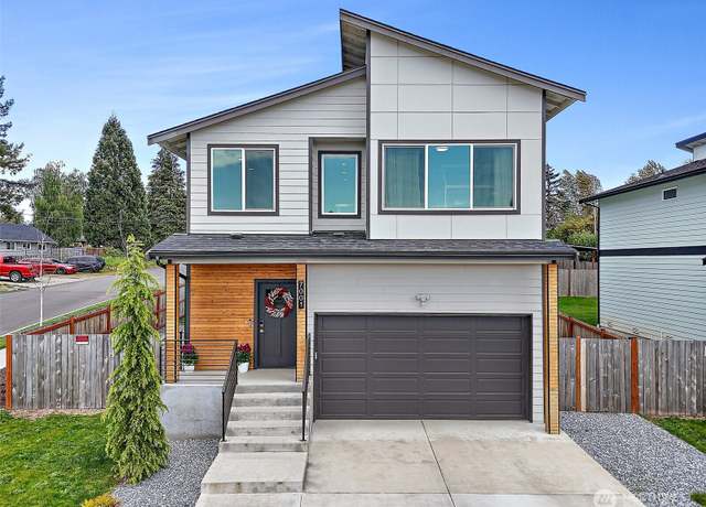 Property at 7001 E D St, Tacoma, WA 98404, 3 beds, 2.5 baths