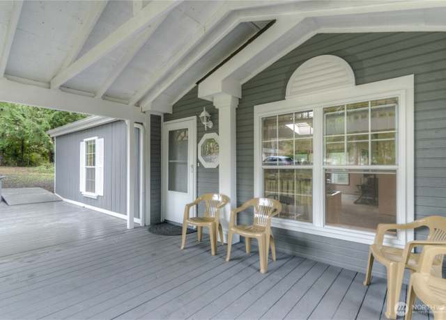 Property at 160 E Vaughn Pl, Shelton, WA 98584, 3 beds, 2 baths