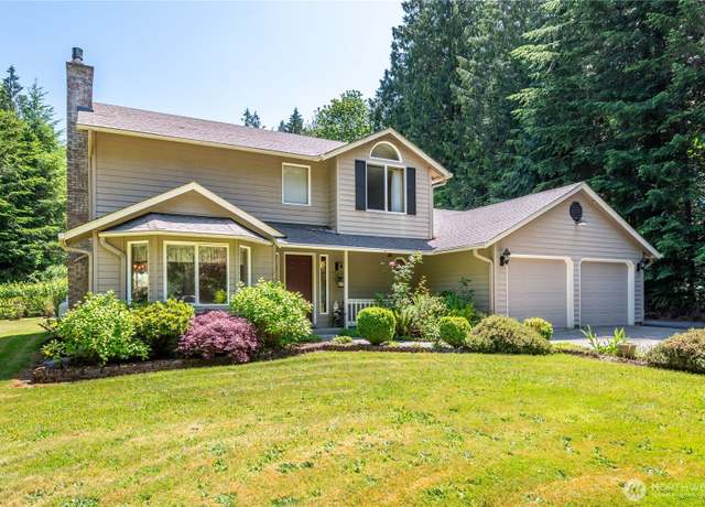 Property at 230 S Maple Hill Rd, Kelso, WA 98626, 3 beds, 2.5 baths