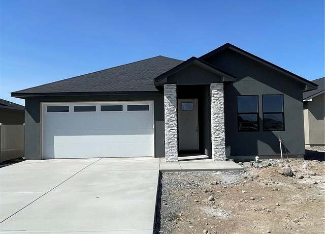 Property at 1117 9th Ave NE, Ephrata, WA 98823, 3 beds, 2 baths