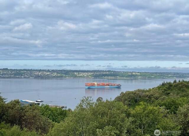 Property at 4329 Cliff Side Dr NE, Tacoma, WA 98422, 3 beds, 3 baths