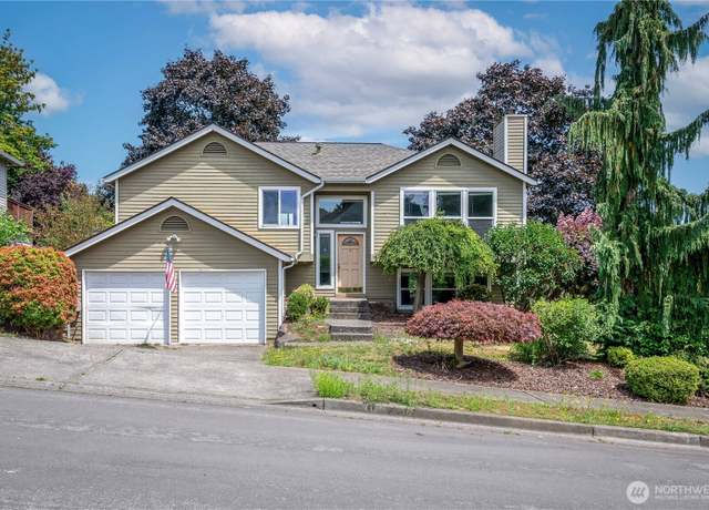 Property at 154 Vashon Pl NE, Renton, WA 98059, 4 beds, 3 baths