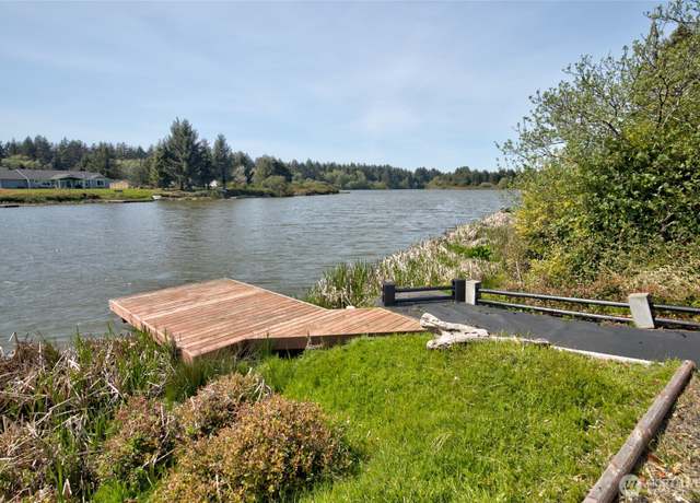 Property at 293 Glacier Ct SE, Ocean Shores, WA 98569, 4 beds, 2.5 baths
