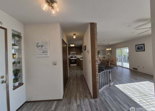 Property at 27620 84th Dr NW, Stanwood, WA 98292, 3 beds, 2 baths