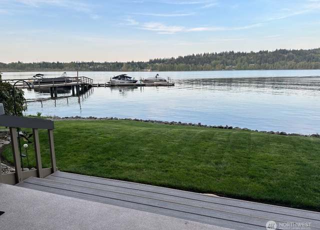 Property at 17402 NE 40th Pl Unit A1, Redmond, WA 98052, 3 beds, 2 baths
