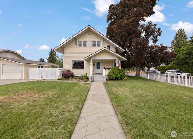 Property at 902 Washington St, Wenatchee, WA 98801, 5 beds, 3 baths