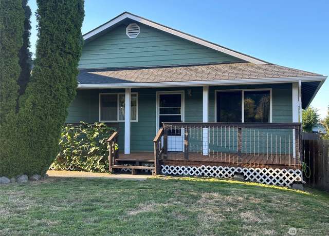 Property at 1017 W Fountain St, Port Angeles, WA 98363, 3 beds, 1.5 baths