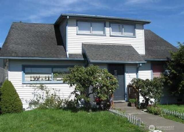 Property at 2735 Bay Ave, Hoquiam, WA 98550, 3 beds, 2 baths
