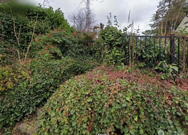 Property at 1223 Warren Pl N, Seattle, WA 98119