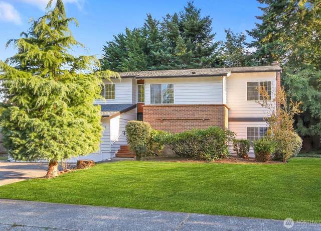 Property at 1621 N 201st St, Shoreline, WA 98133, 4 beds, 3 baths