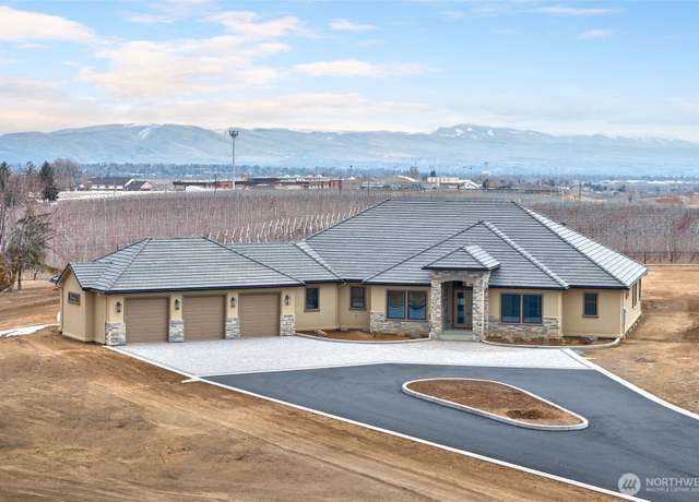 Property at 10908 Wedgewood Heights Dr, Yakima, WA 98908, 4 beds, 3.5 baths