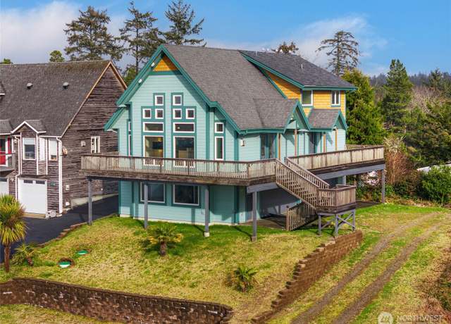 Property at 31102 J Pl, Ocean Park, WA 98640, 2 beds, 3 baths