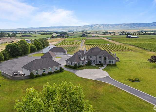 Property at 1702 JB George Rd, Walla Walla, WA 99362, 5 beds, 4.5 baths