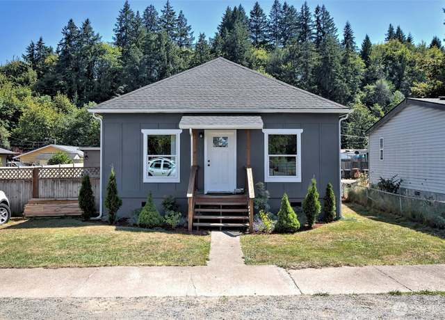 Property at 1011 W Cota St, Shelton, WA 98584, 3 beds, 1 bath