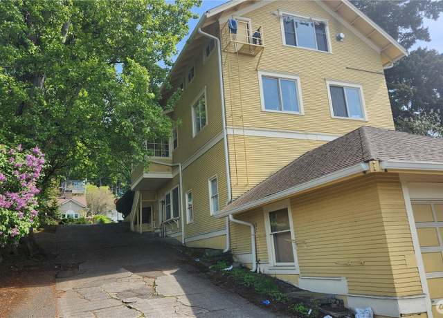Property at 225 N Forest St, Bellingham, WA 98225, 10 beds, 4 baths