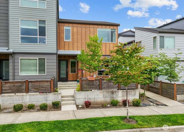 Property at 32652 Hemlock Ave SE, Black Diamond, WA 98010, 3 beds, 2.5 baths