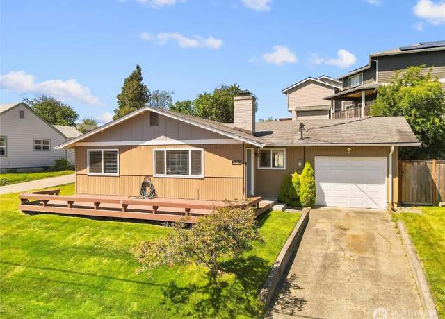 Property at 8828 S K St, Tacoma, WA 98444, 3 beds, 1 bath