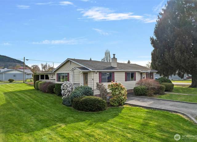 Property at 807 Alexander St, Sedro Woolley, WA 98284, 2 beds, 2 baths
