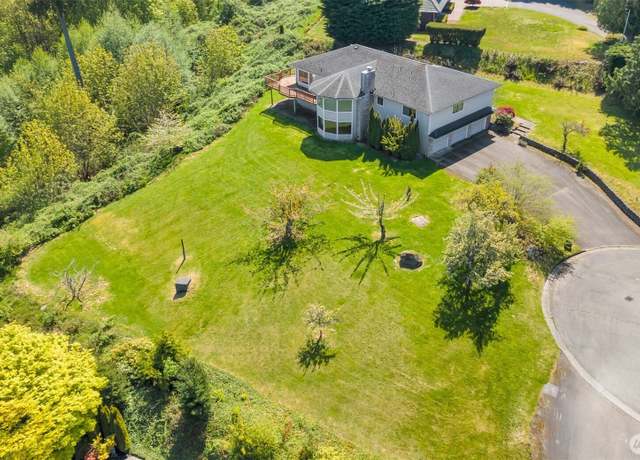 Property at 1926 Maple St, Everett, WA 98203, 4 beds, 3 baths