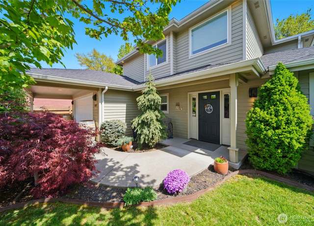 Property at 1847 Woodmere Loop, Walla Walla, WA 99362, 3 beds, 2.5 baths