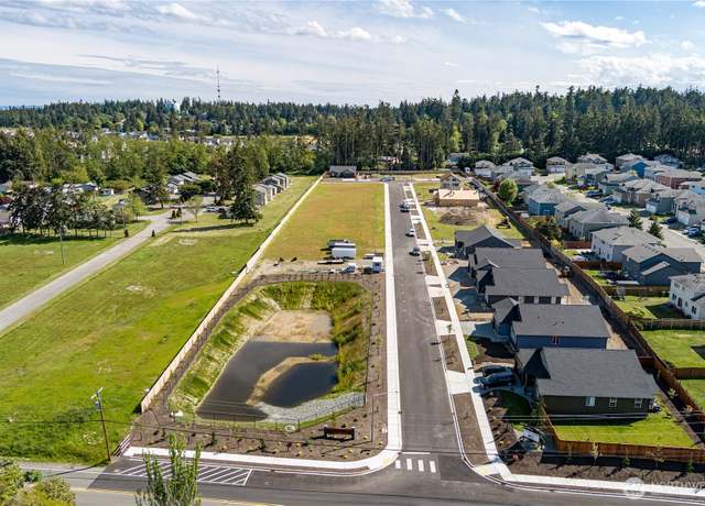 Property at 883 NW Shire St, Oak Harbor, WA 98277, 3 beds, 2 baths