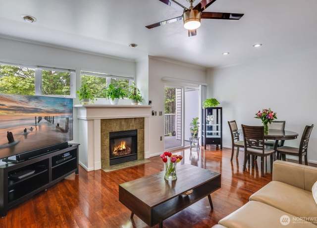 Property at 4815 Lake Pl S Unit C, Renton, WA 98055, 2 beds, 2.5 baths