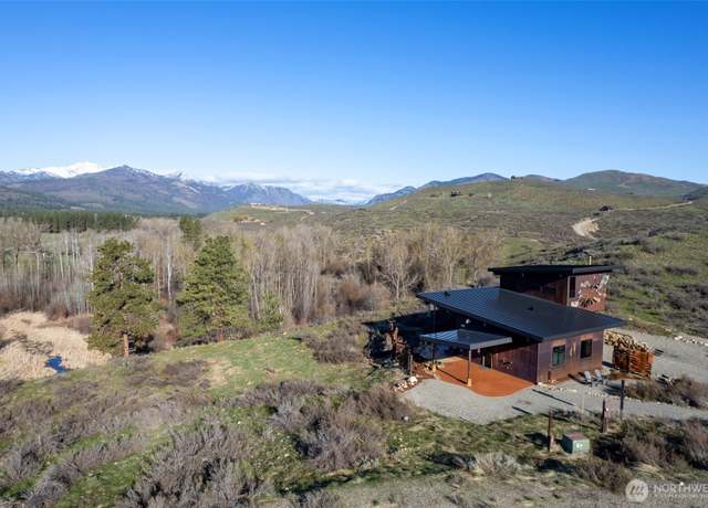 Property at 2 RidgeCrest Ln, Winthrop, WA 98862, 2 beds, 2 baths
