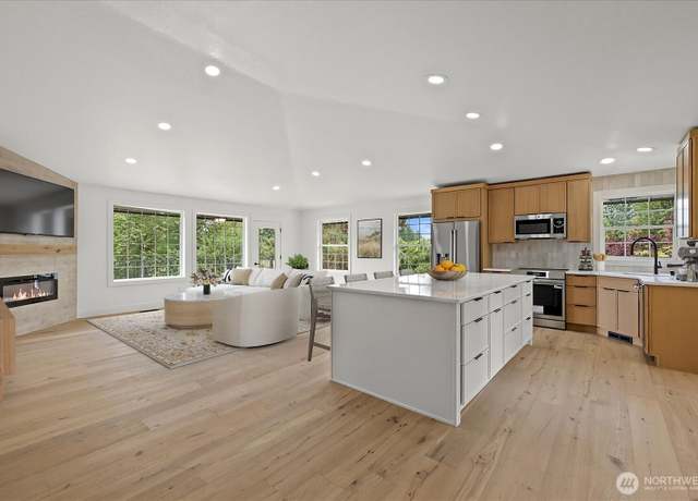Property at 25106 47th Ave NE, Arlington, WA 98223, 5 beds, 3 baths