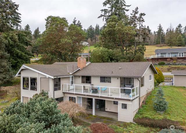 Property at 2296 Mariner Beach Dr, Oak Harbor, WA 98277, 3 beds, 3 baths