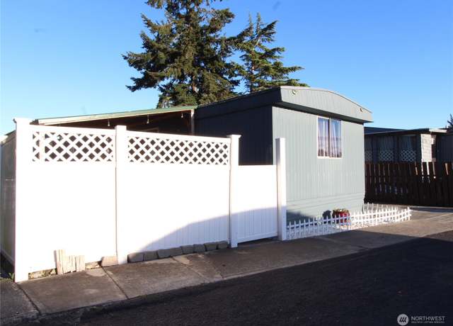 Property at 700 NW Crosby Ave #102, Oak Harbor, WA 98277, 2 beds, 2 baths