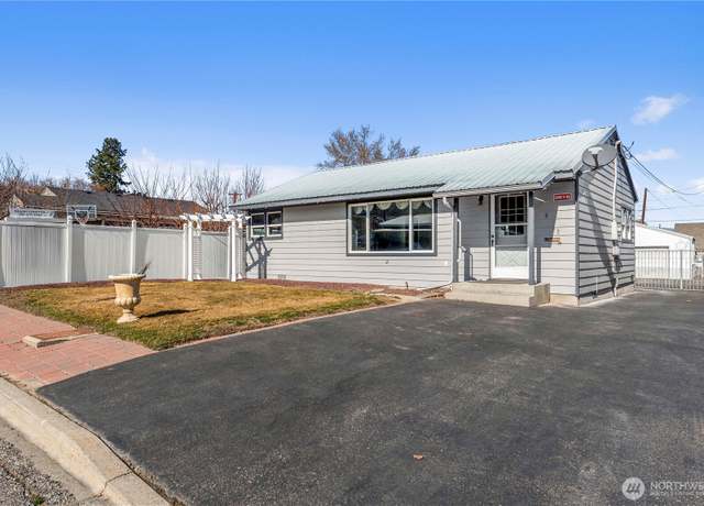 Property at 612 Lynn St, Wenatchee, WA 98801, 2 beds, 1 bath
