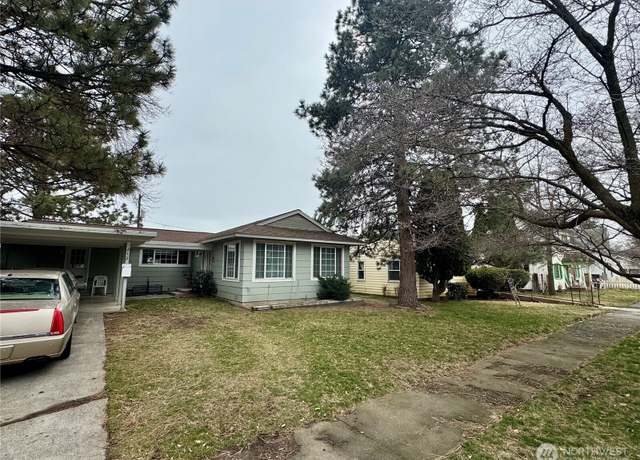 Property at 212 E Washington Ave, Dayton, WA 99328, 3 beds, 1.5 baths