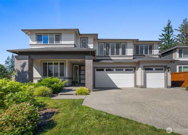Property at 902 SE 10th St, North Bend, WA 98045, 5 beds, 4.5 baths